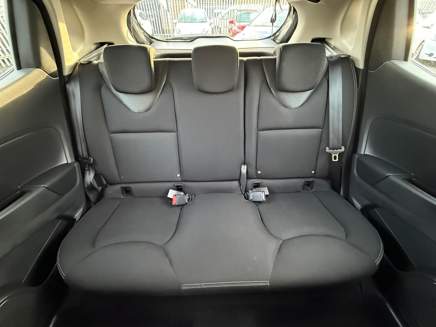 Used Renault Clio for sale - 77585662: Photo 35