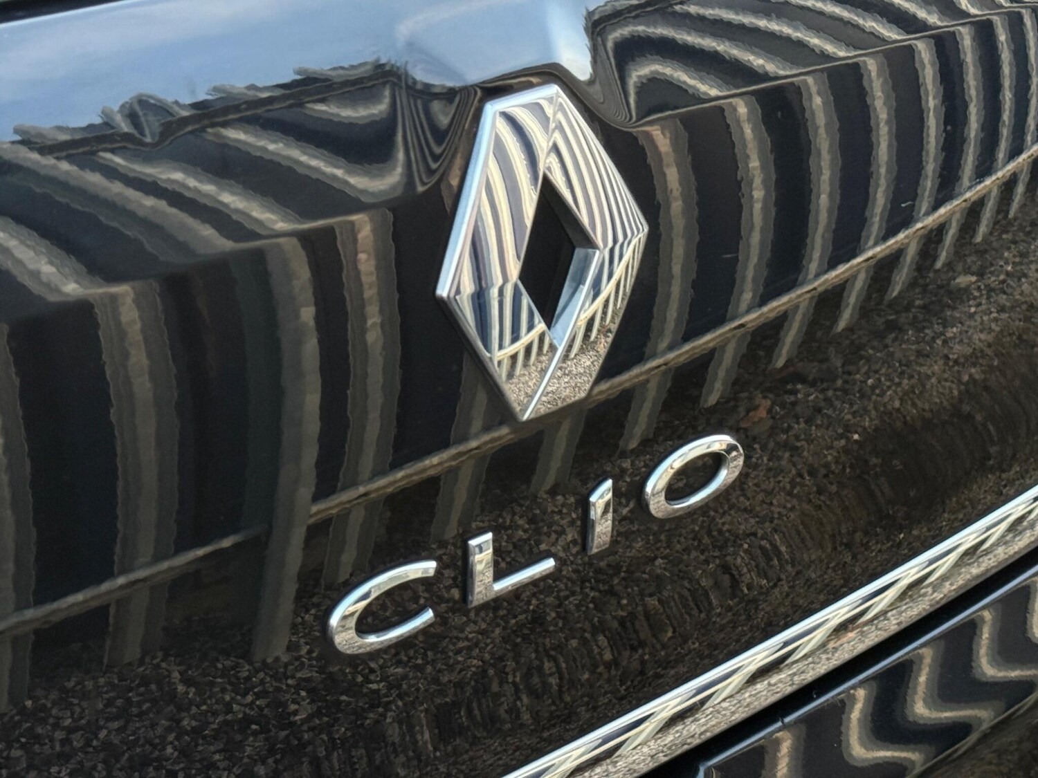 Used Renault Clio for sale - 77585662: Photo 42