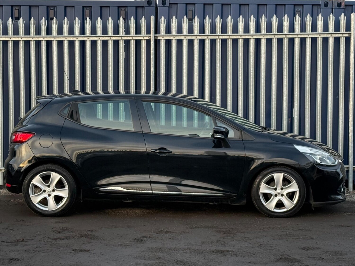 Used Renault Clio for sale - 77585662: Photo 6