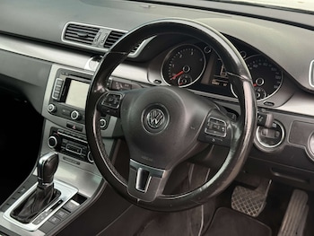 Used Volkswagen Passat 2011 for sale - 79140210: Photo