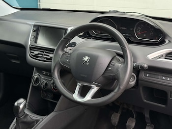 Used Peugeot 208 2015 for sale - 78838701: Photo