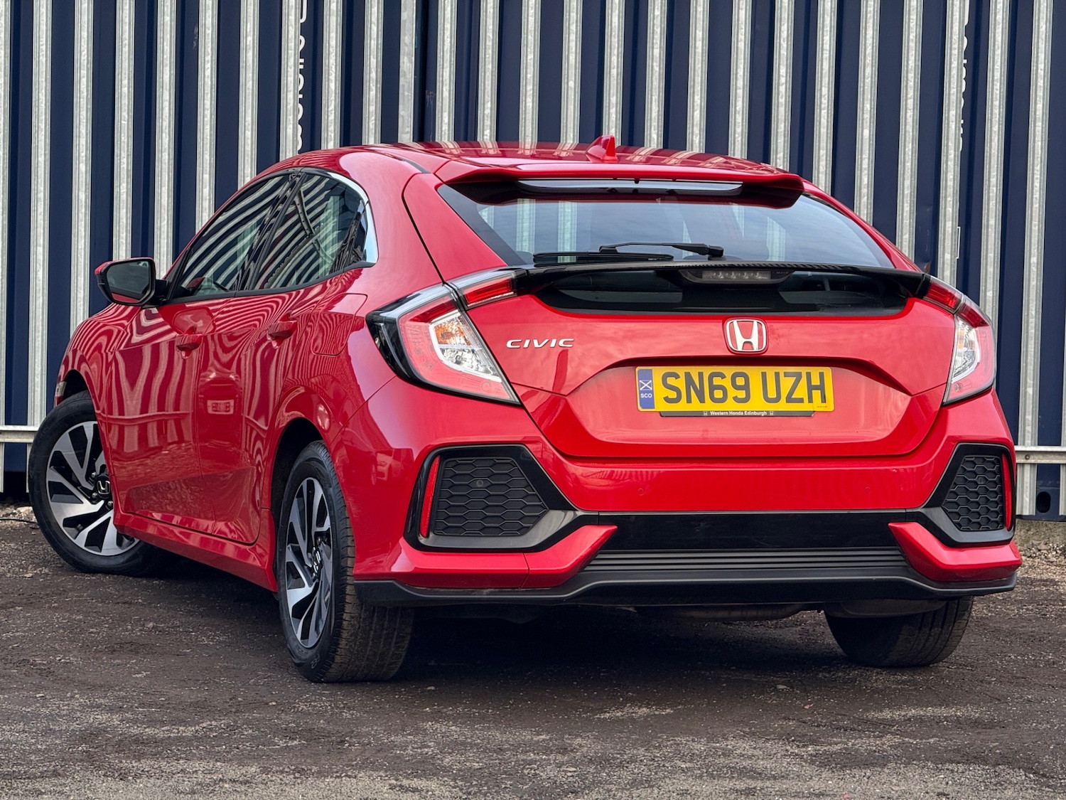 Used Honda Civic 2020 for sale - 76591627: Photo 2