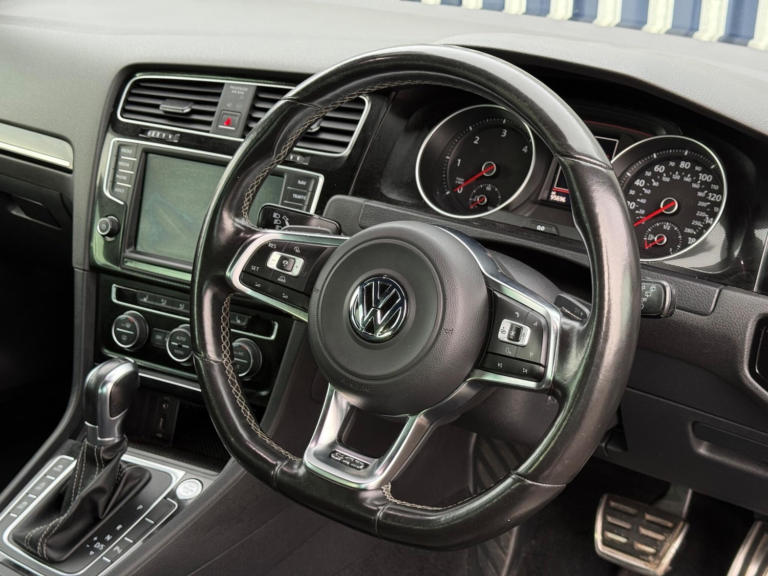 Used Volkswagen Golf 2016 for sale - 77784537: Photo 3