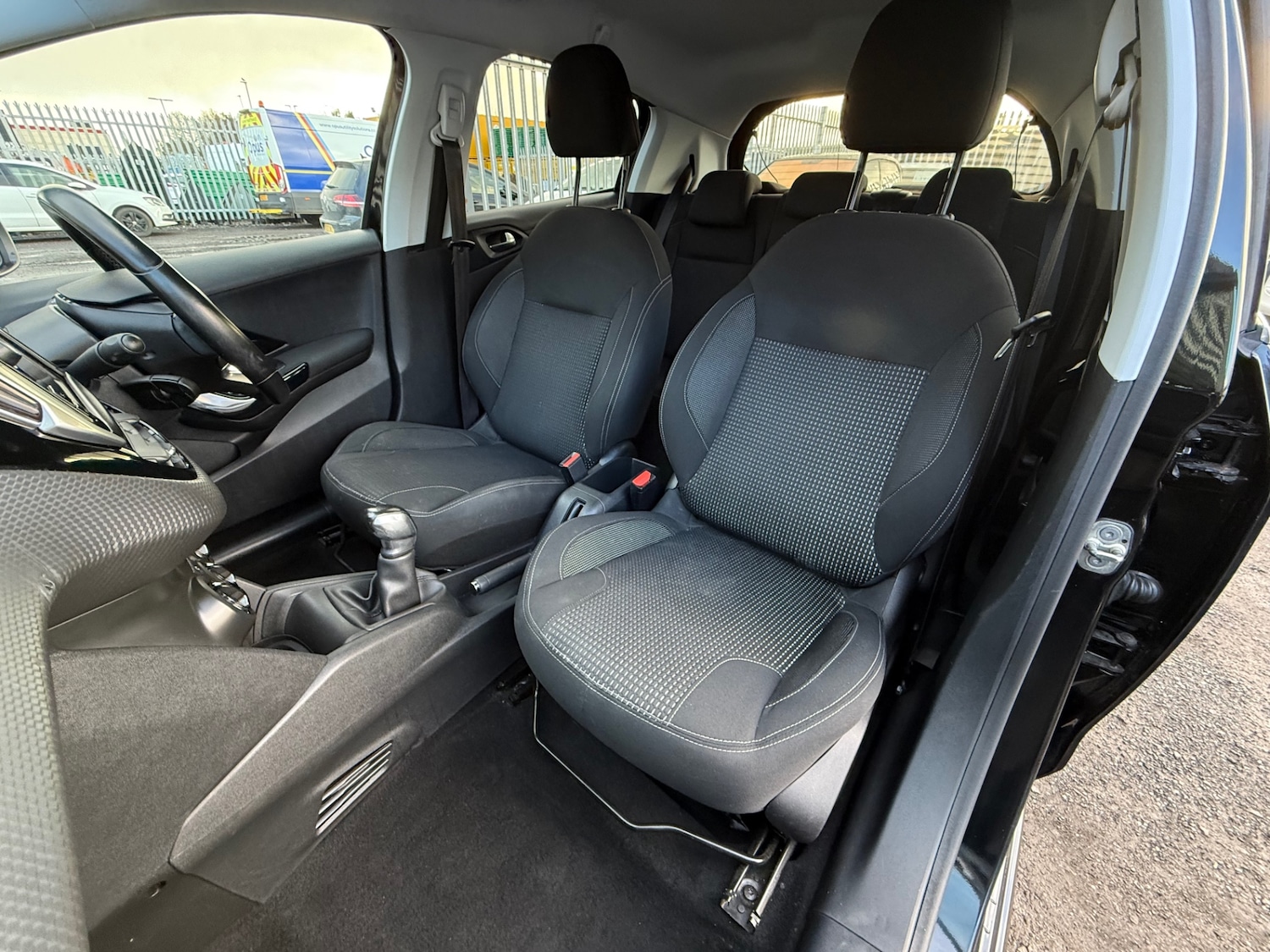 Used Peugeot 208 2016 for sale - 76591632: Photo 14