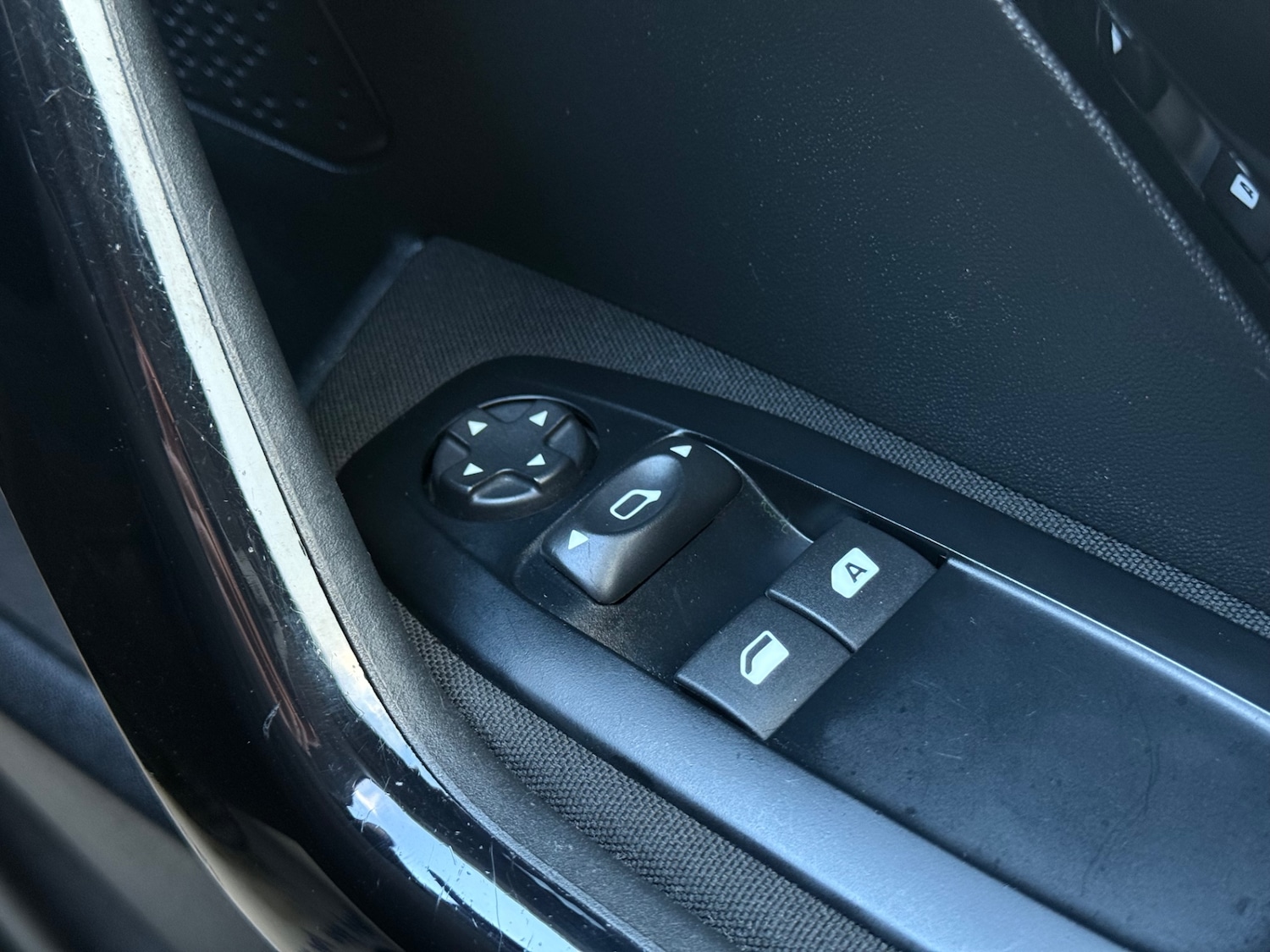 Used Peugeot 208 2016 for sale - 76591632: Photo 28