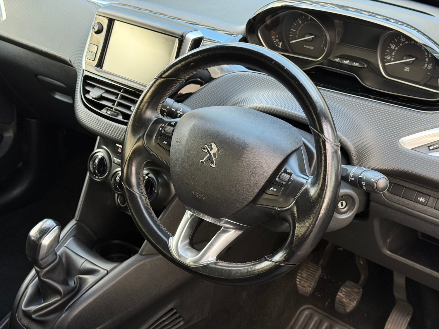 Used Peugeot 208 2016 for sale - 76591632: Photo 3