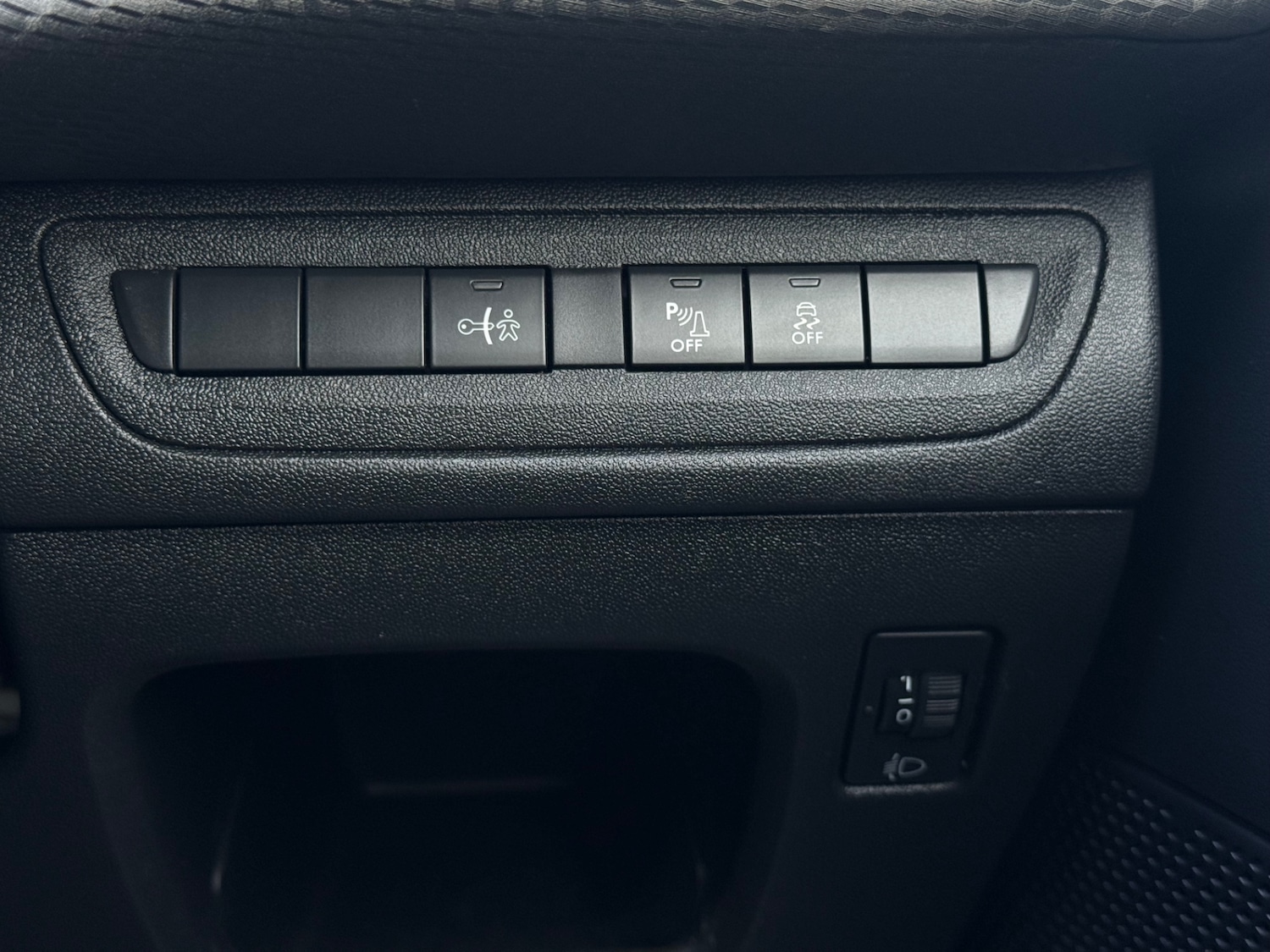 Used Peugeot 208 2016 for sale - 76591632: Photo 30