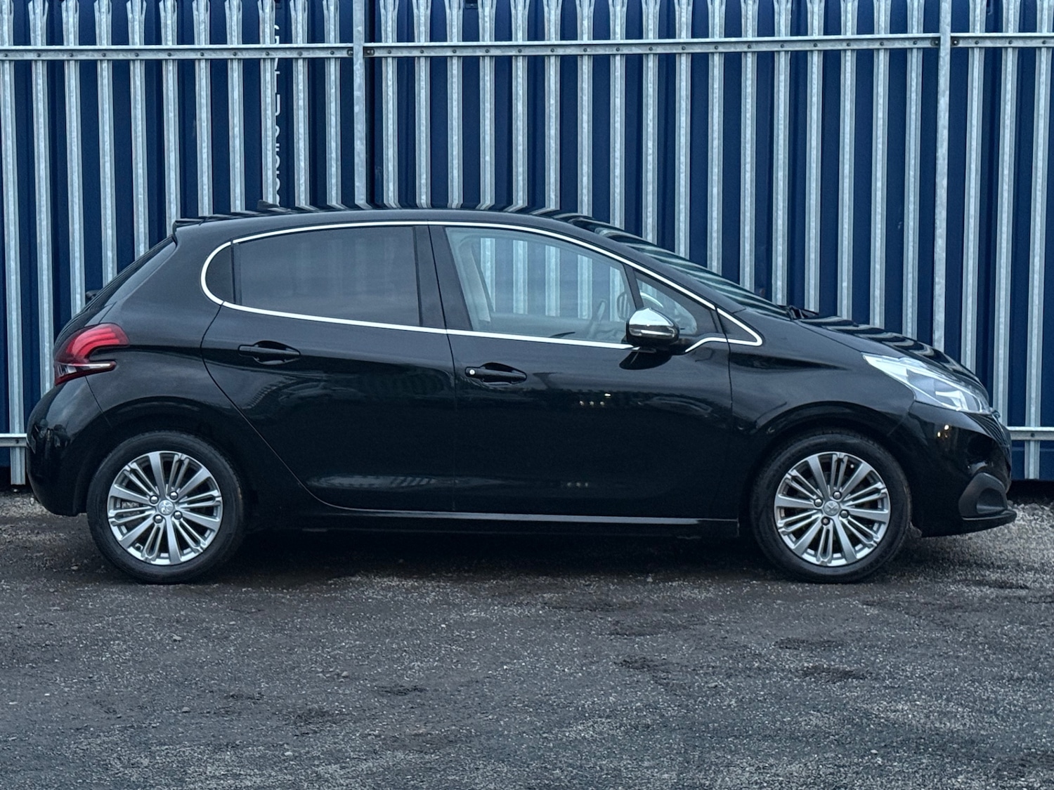 Used Peugeot 208 2016 for sale - 76591632: Photo 6