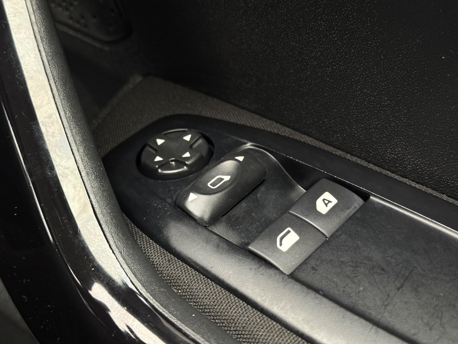 Used Peugeot 208 for sale - 77484590: Photo 24