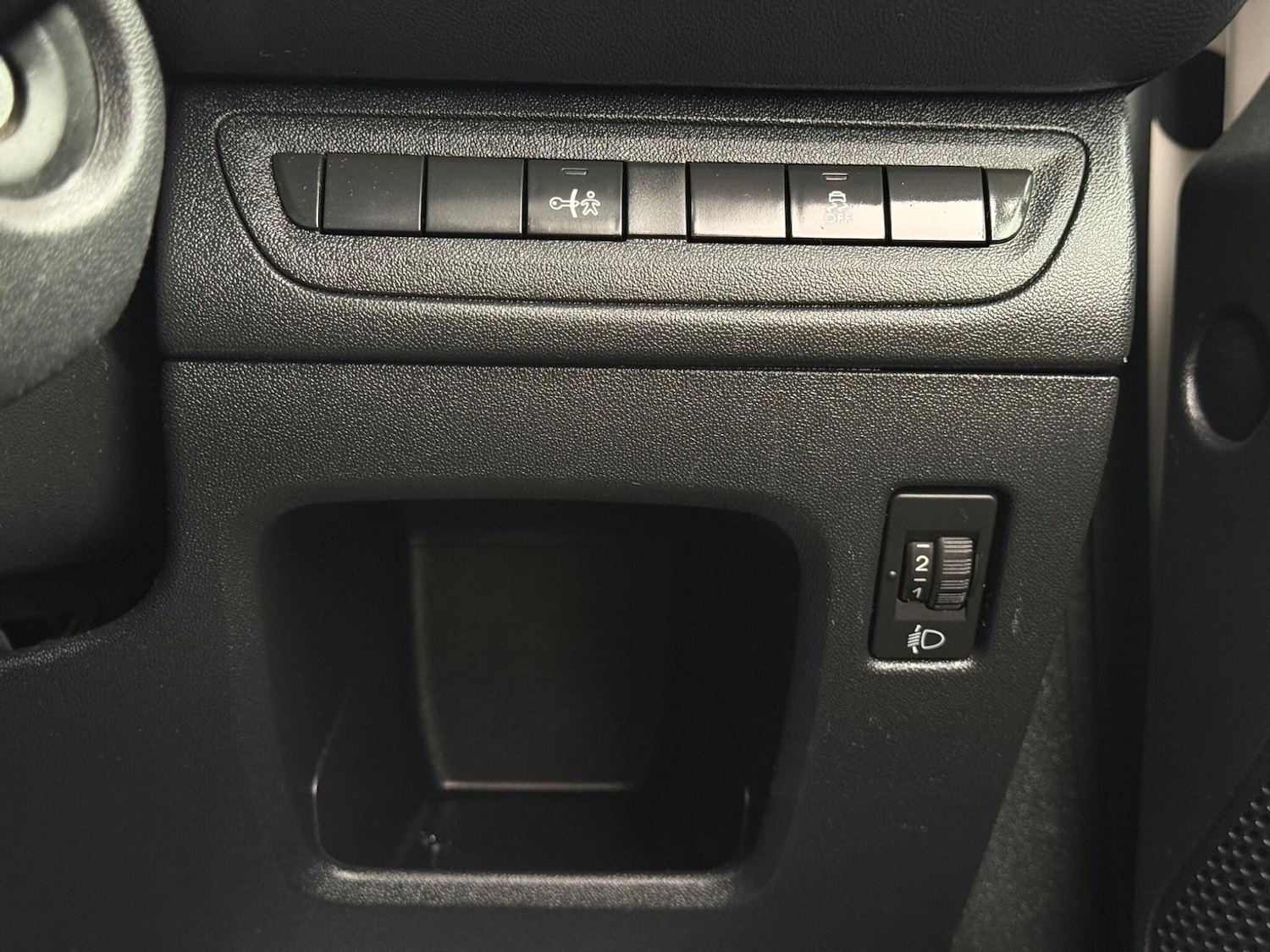 Used Peugeot 208 for sale - 77484590: Photo 25