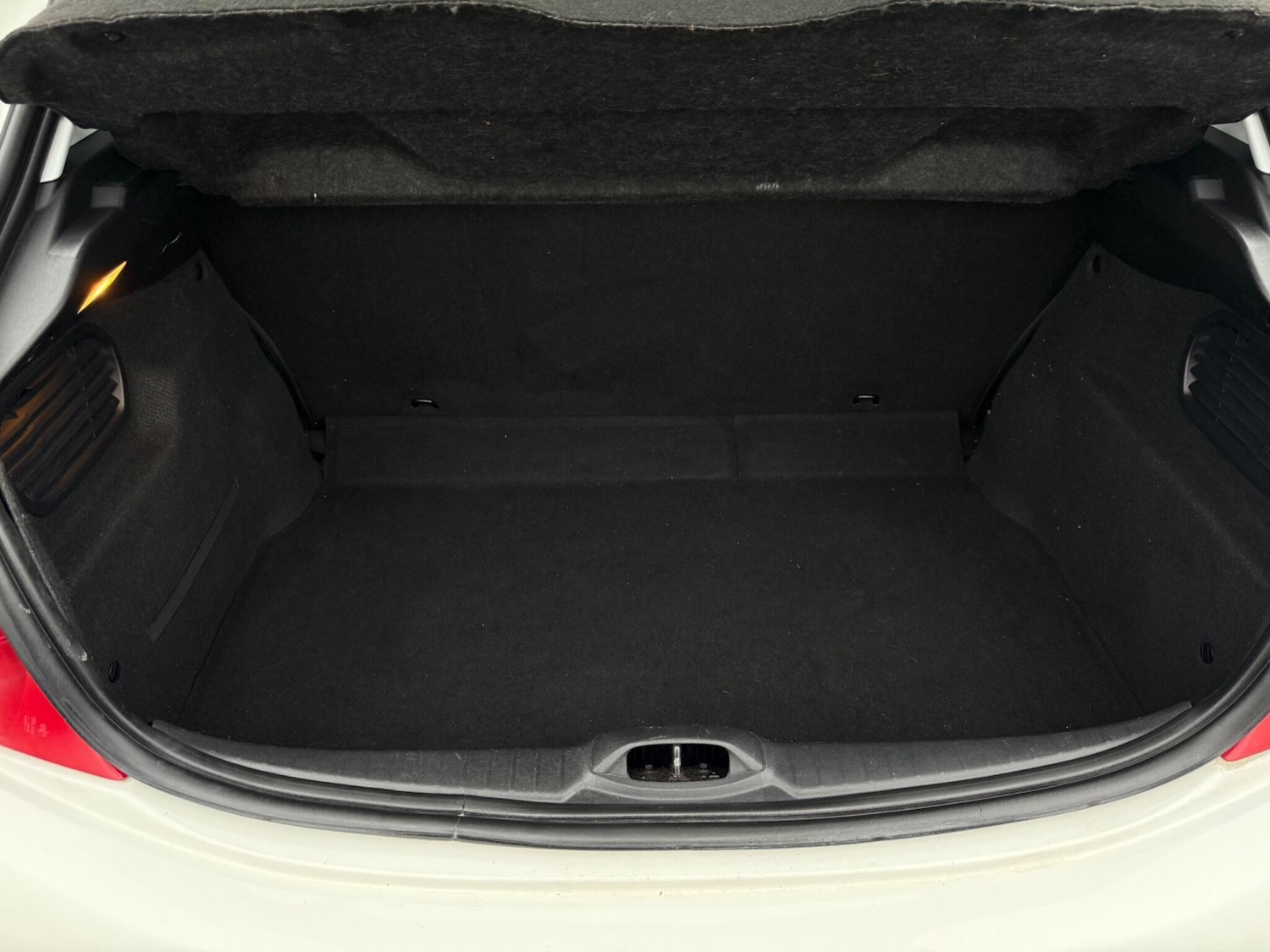 Used Peugeot 208 for sale - 77484590: Photo 32