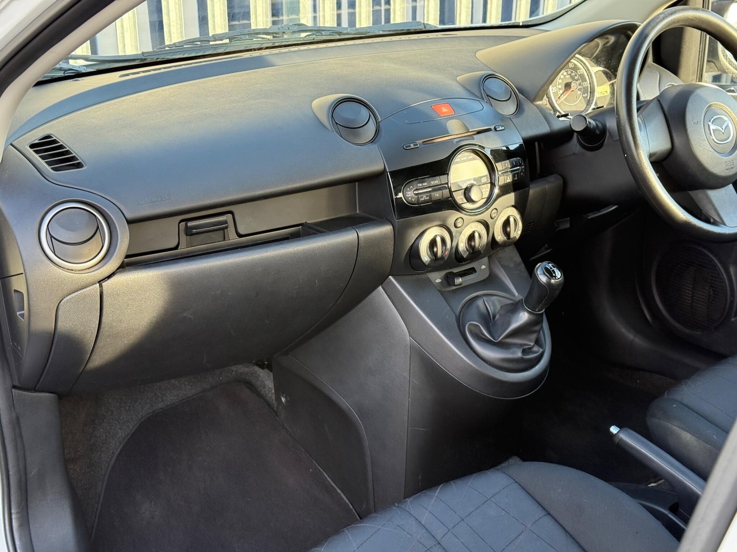 Used Mazda Mazda2 2012 for sale - 77237813: Photo 13