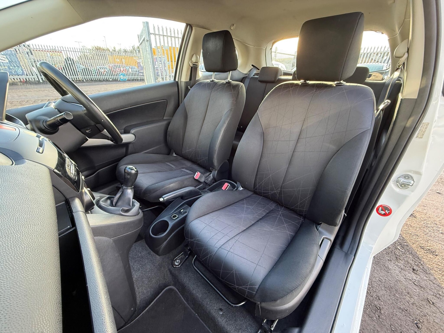 Used Mazda Mazda2 2012 for sale - 77237813: Photo 14