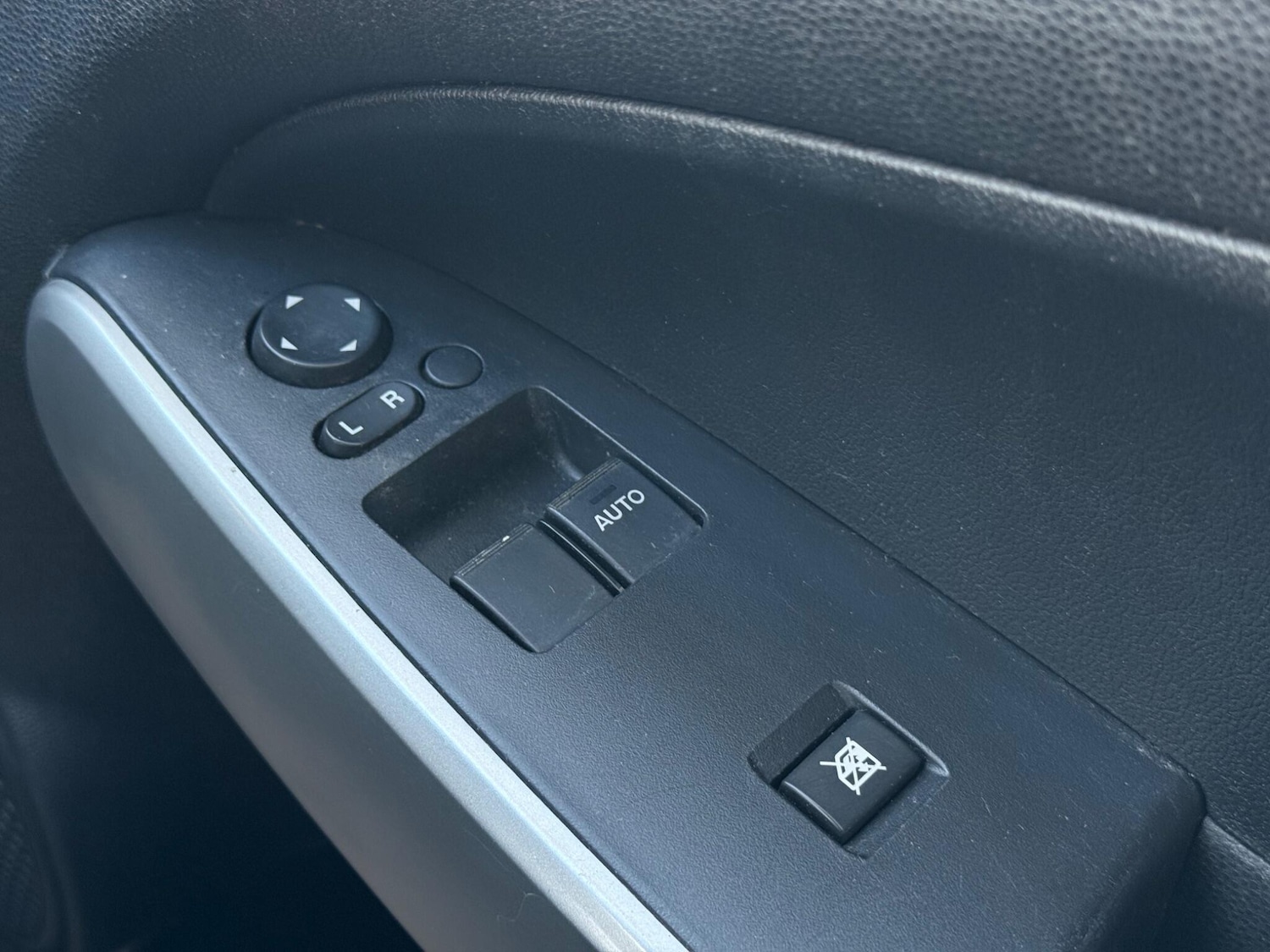 Used Mazda Mazda2 2012 for sale - 77237813: Photo 22