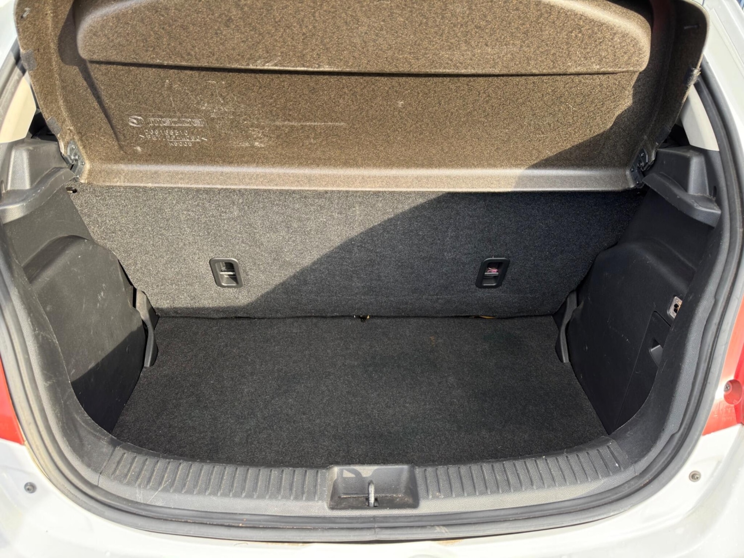 Used Mazda Mazda2 2012 for sale - 77237813: Photo 28