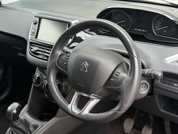 Used Peugeot 208 2016 for sale - 79546567: Photo