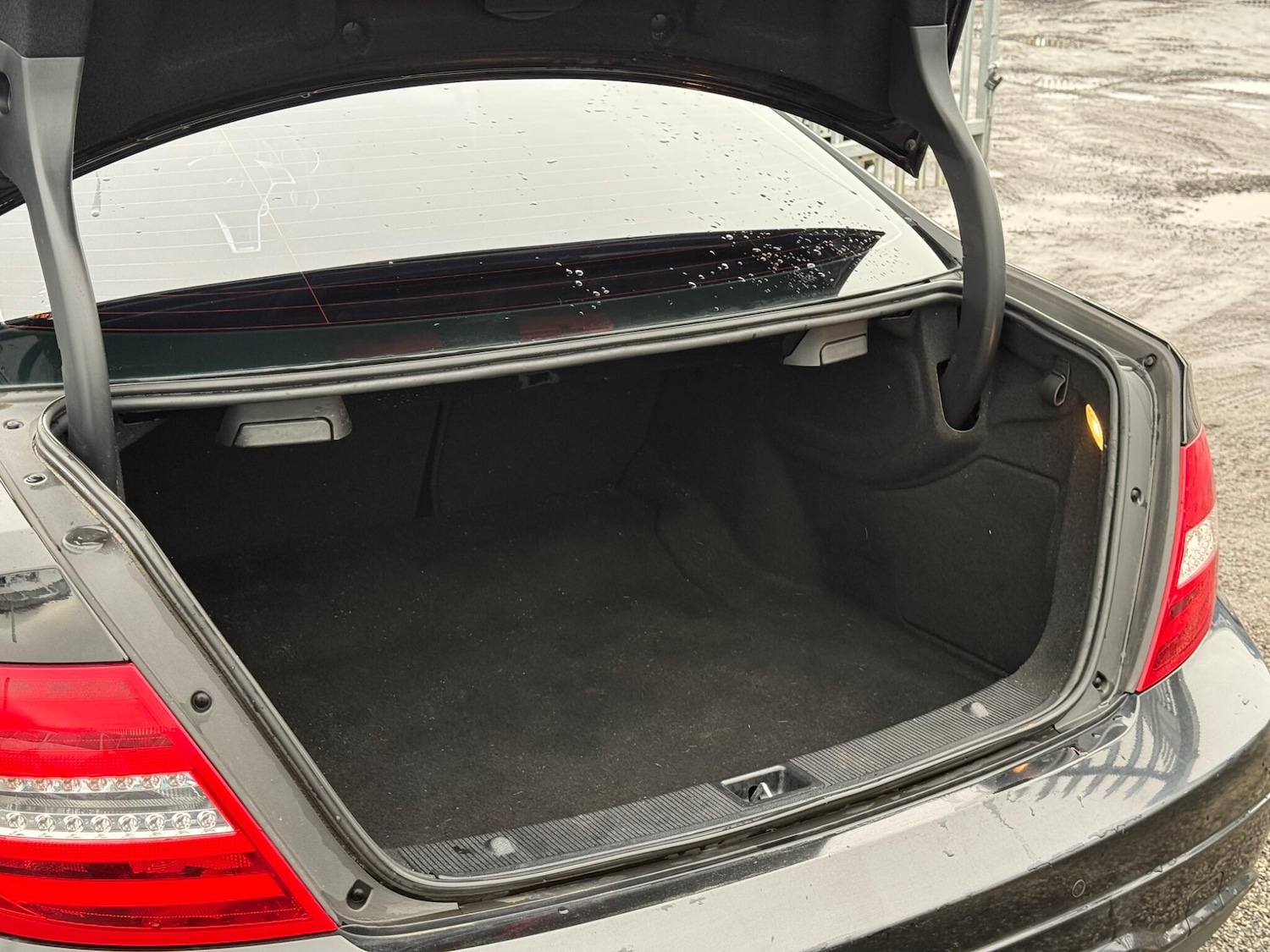 Used Mercedes-Benz C Class 2014 for sale - 77029336: Photo 41