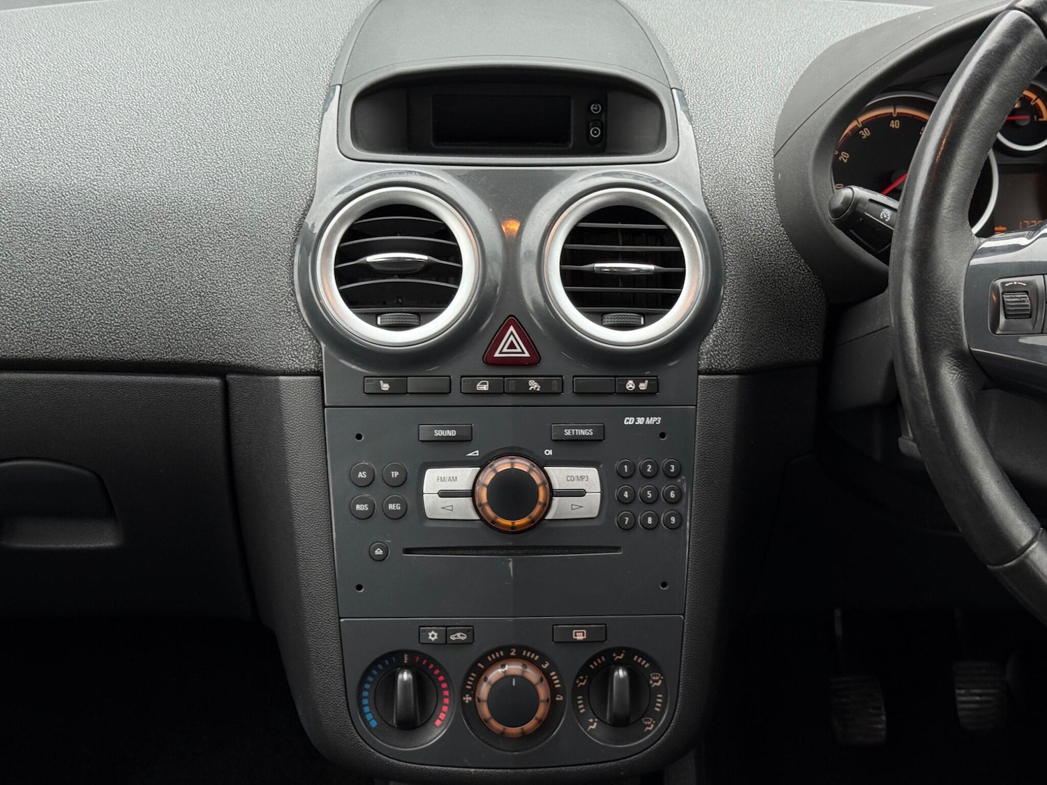 Used Vauxhall Corsa 2011 for sale - 77174611: Photo 17