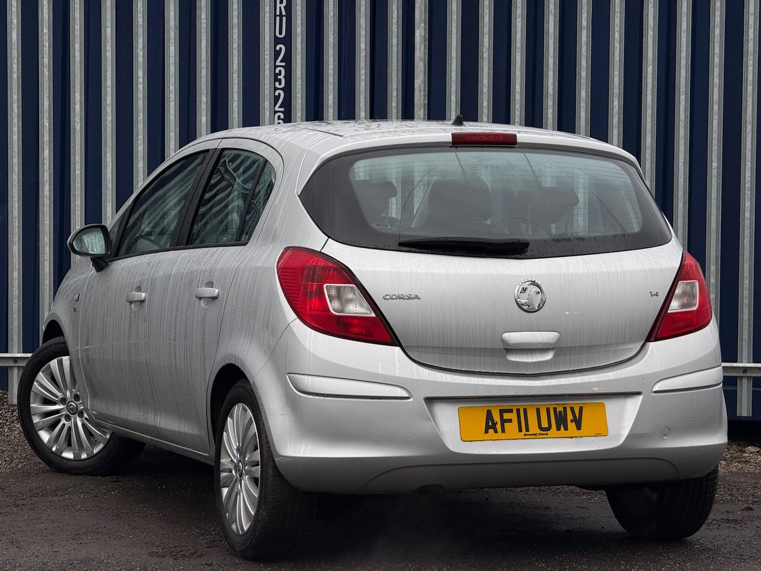 Used Vauxhall Corsa 2011 for sale - 77174611: Photo 2