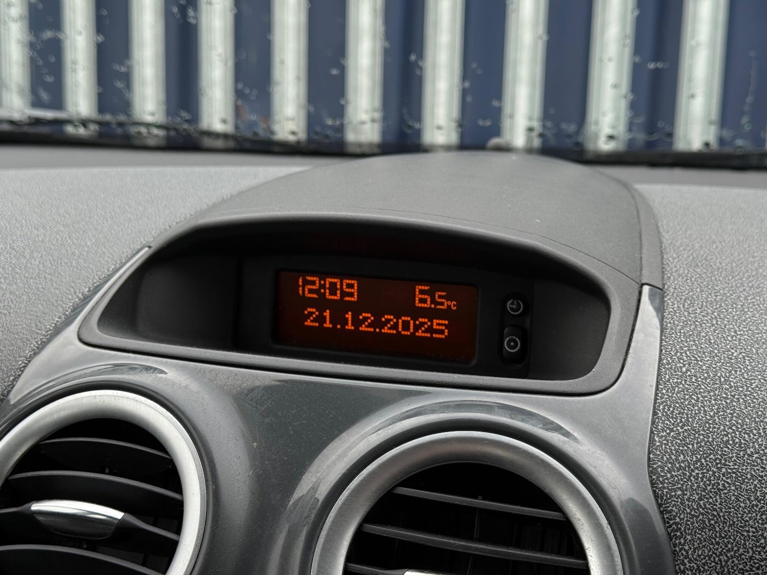 Used Vauxhall Corsa 2011 for sale - 77174611: Photo 23