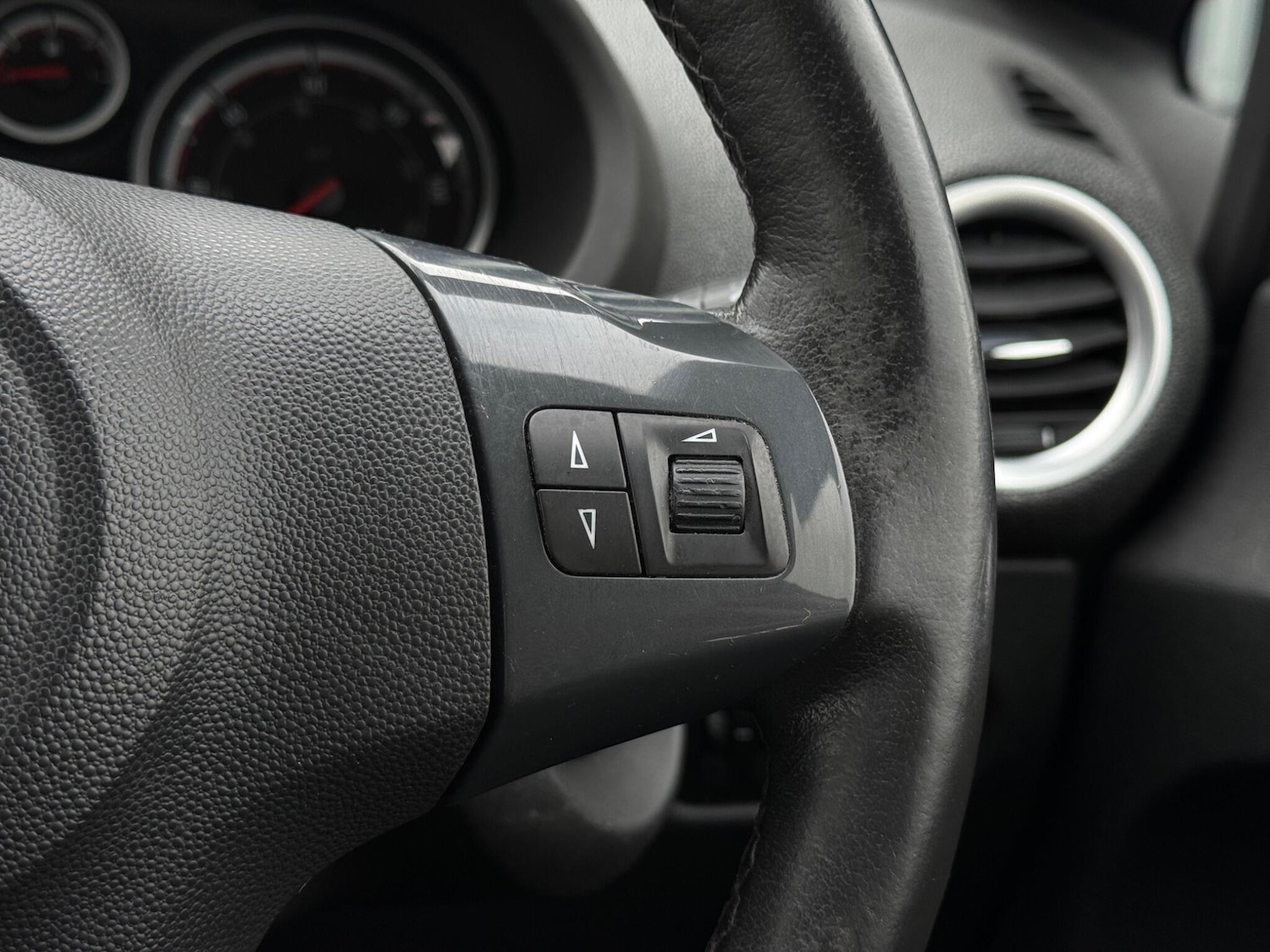 Used Vauxhall Corsa 2011 for sale - 77174611: Photo 25