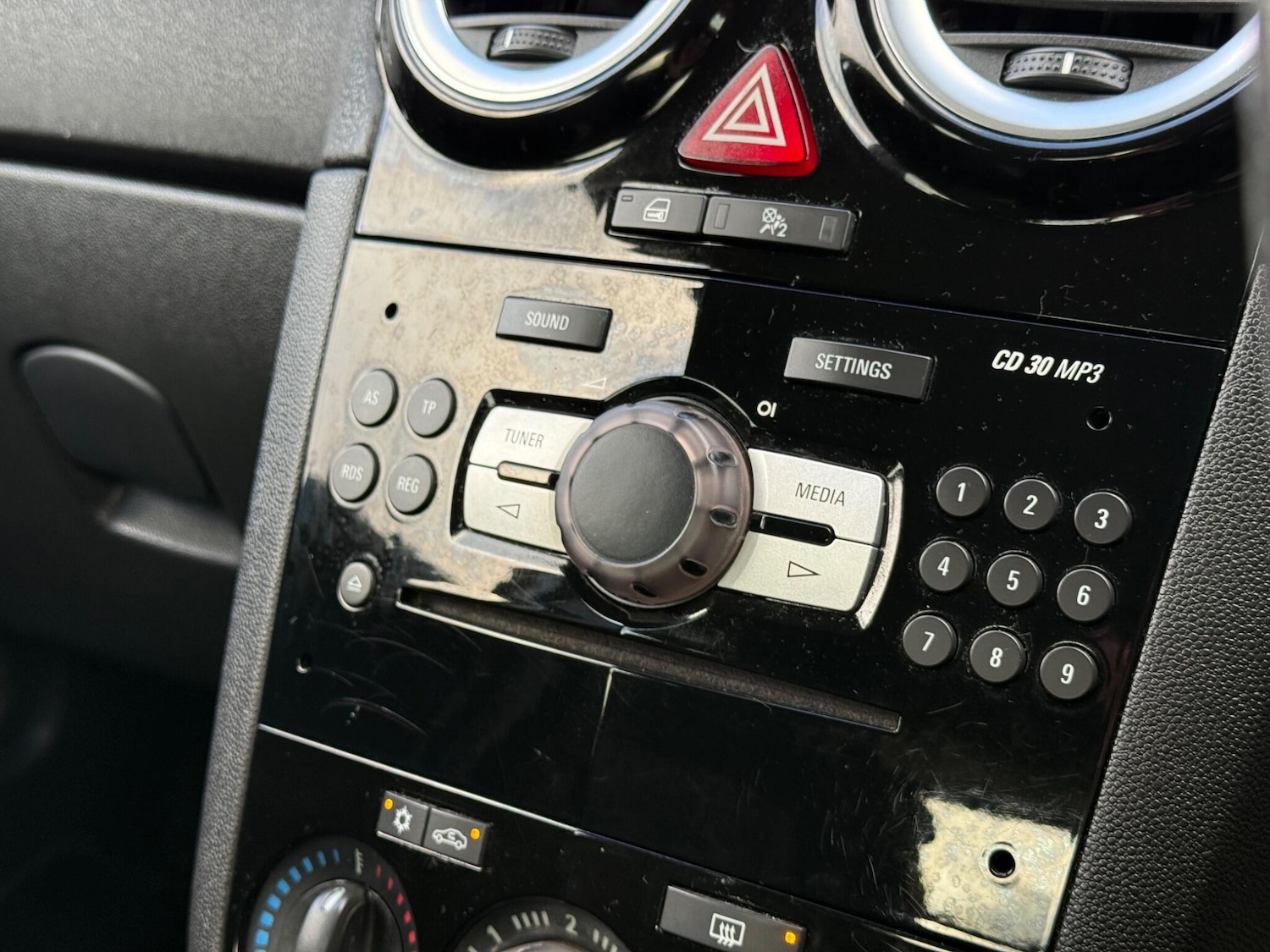 Used Vauxhall Corsa 2013 for sale - 77898578: Photo 20