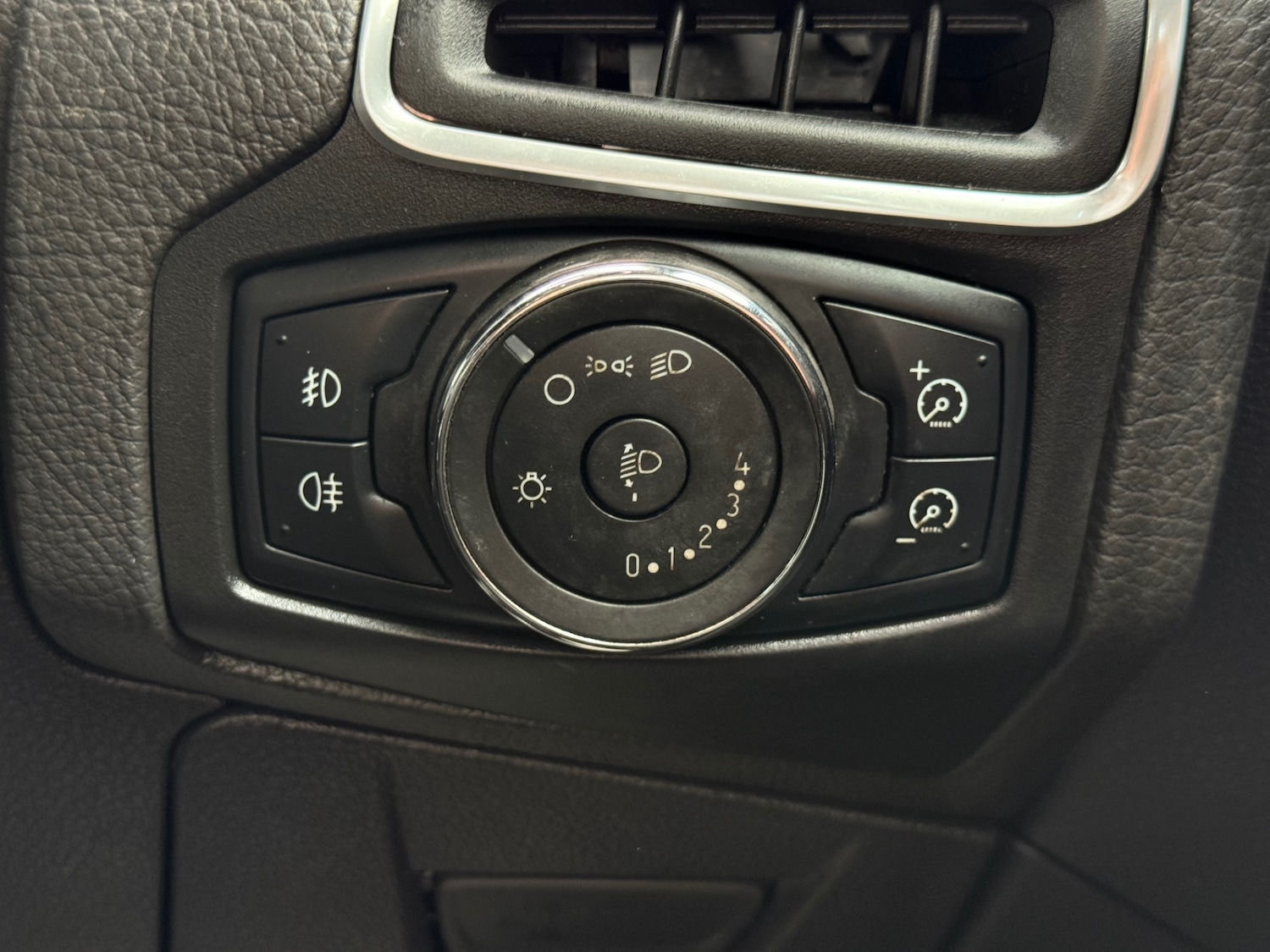 Used Ford Focus 2011 for sale - 76006539: Photo 27