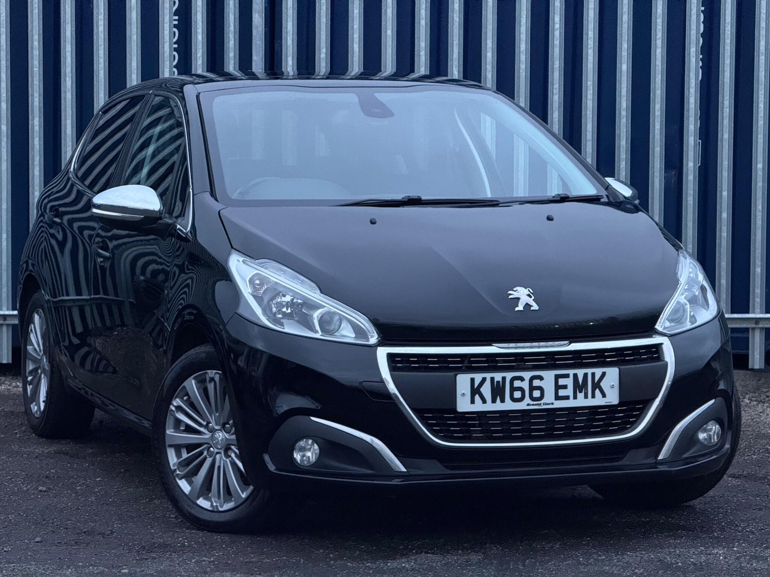 Used Peugeot 208 2016 for sale - 76681948: Photo 1