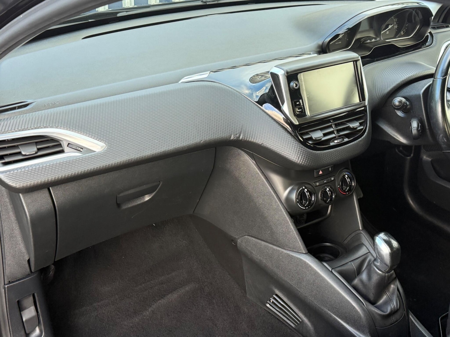 Used Peugeot 208 2016 for sale - 76681948: Photo 13