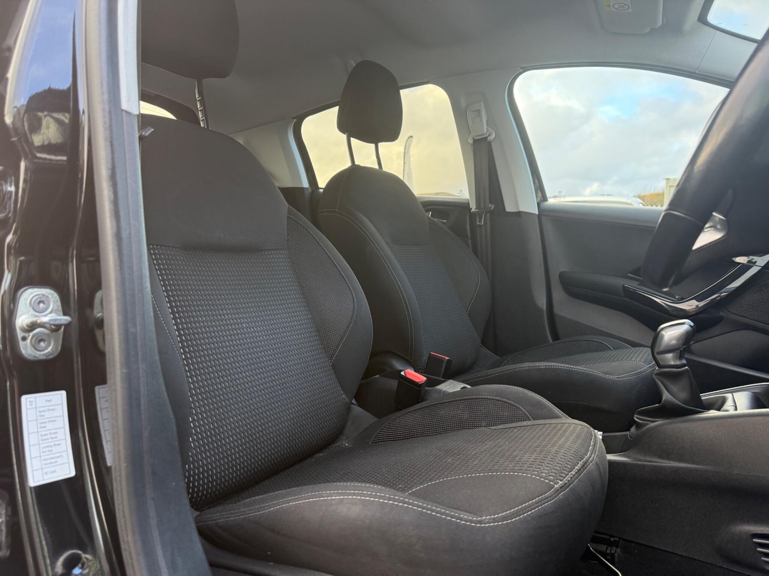 Used Peugeot 208 2016 for sale - 76681948: Photo 15