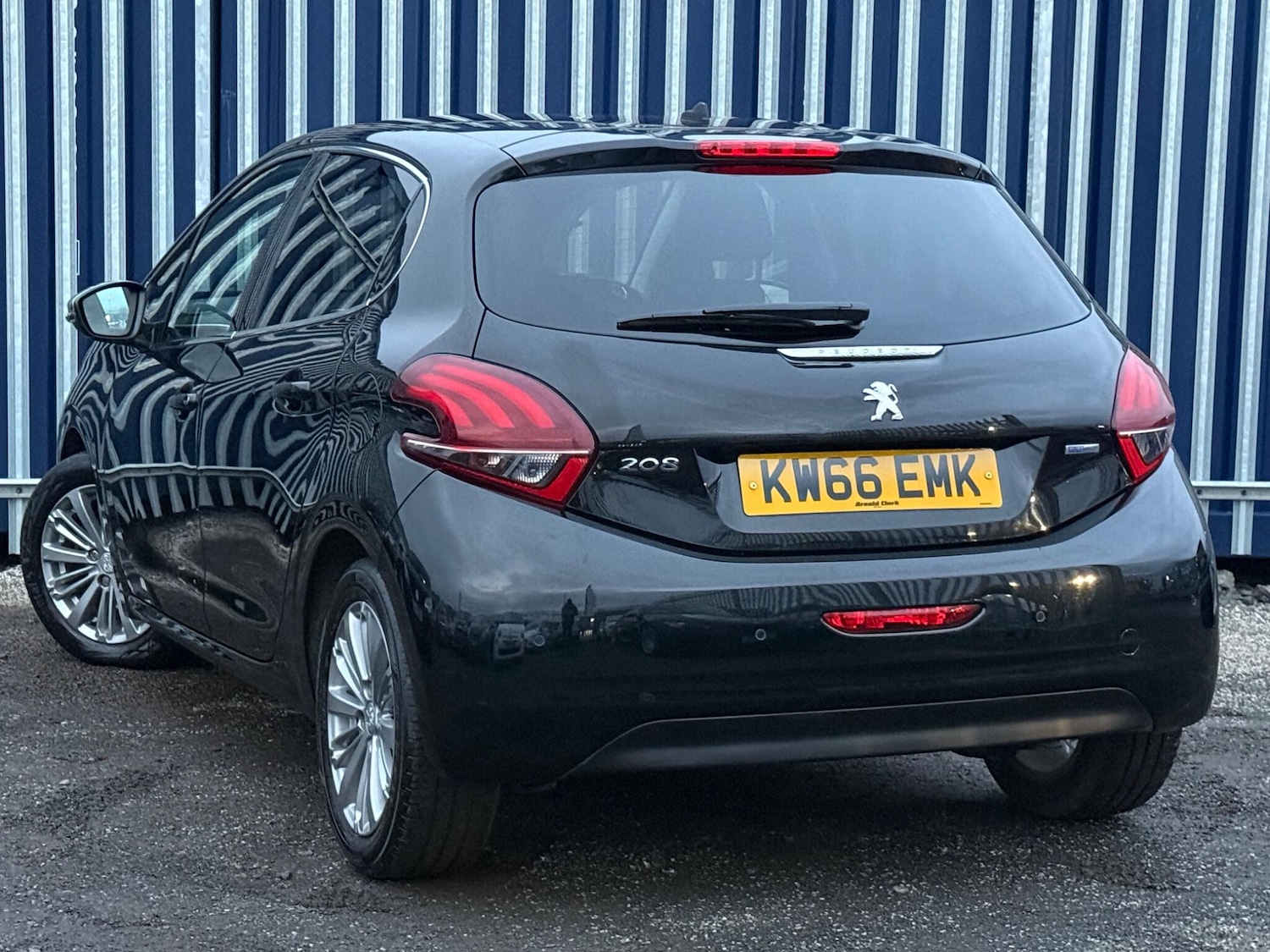 Used Peugeot 208 2016 for sale - 76681948: Photo 2