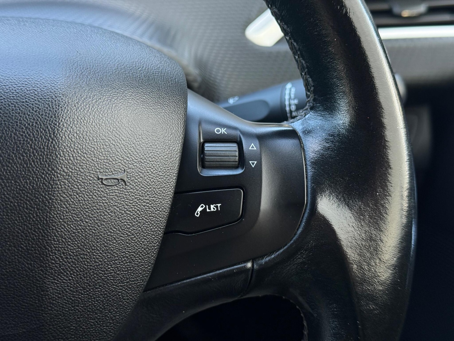 Used Peugeot 208 2016 for sale - 76681948: Photo 25