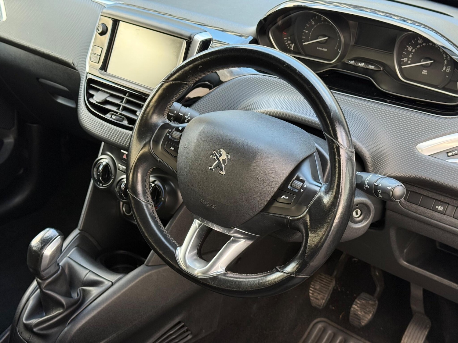 Used Peugeot 208 2016 for sale - 76681948: Photo 3