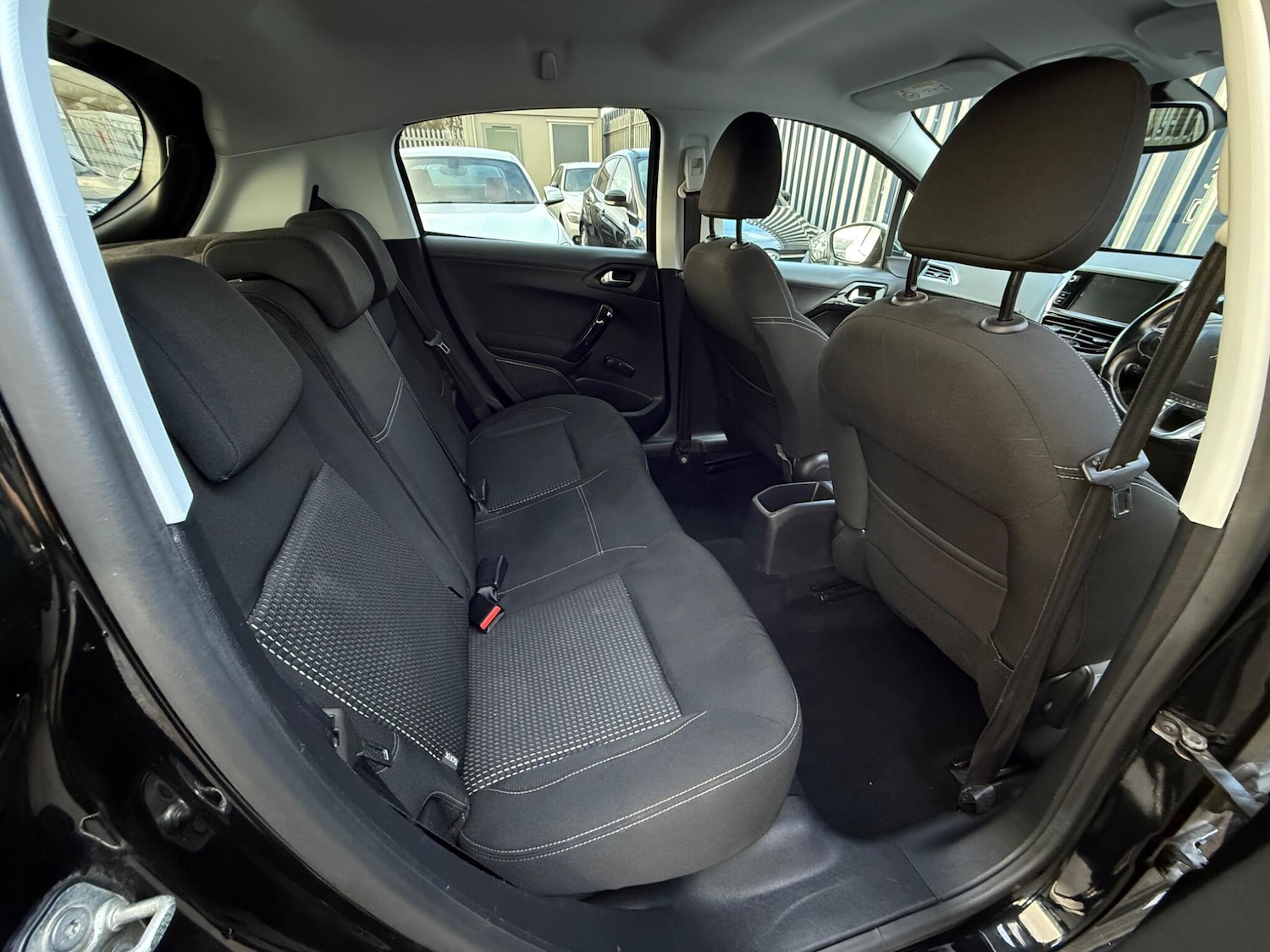 Used Peugeot 208 2016 for sale - 76681948: Photo 32