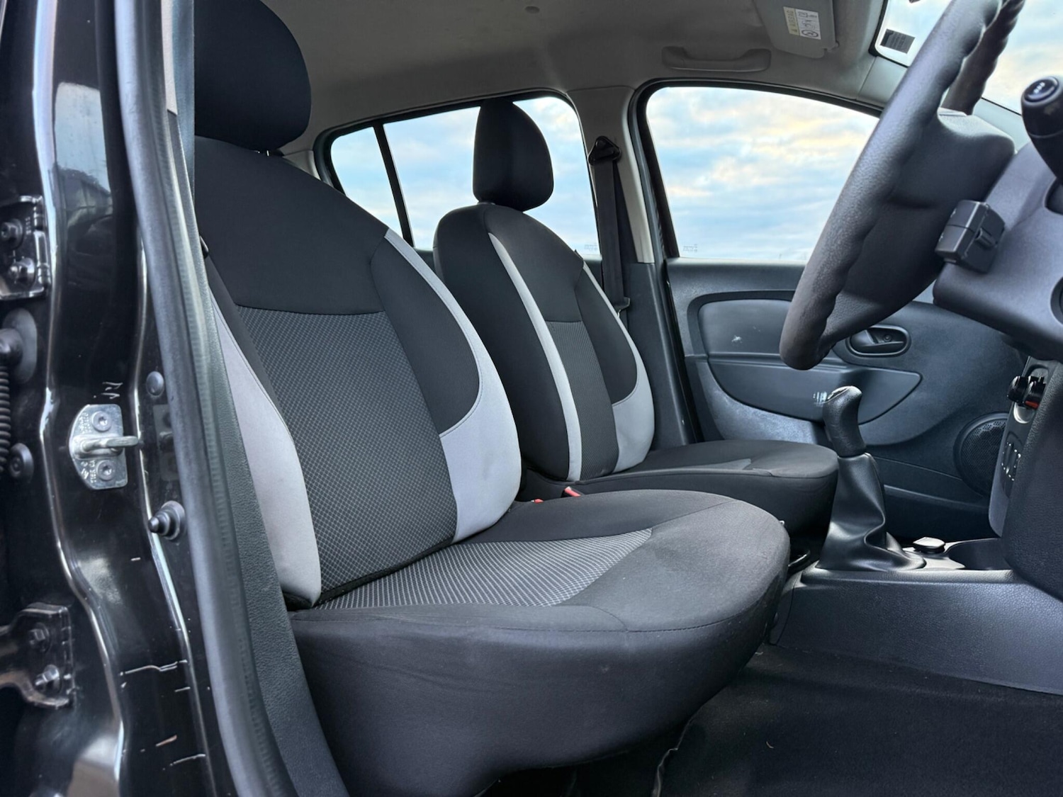 Used Dacia Sandero 2016 for sale - 77853691: Photo 15