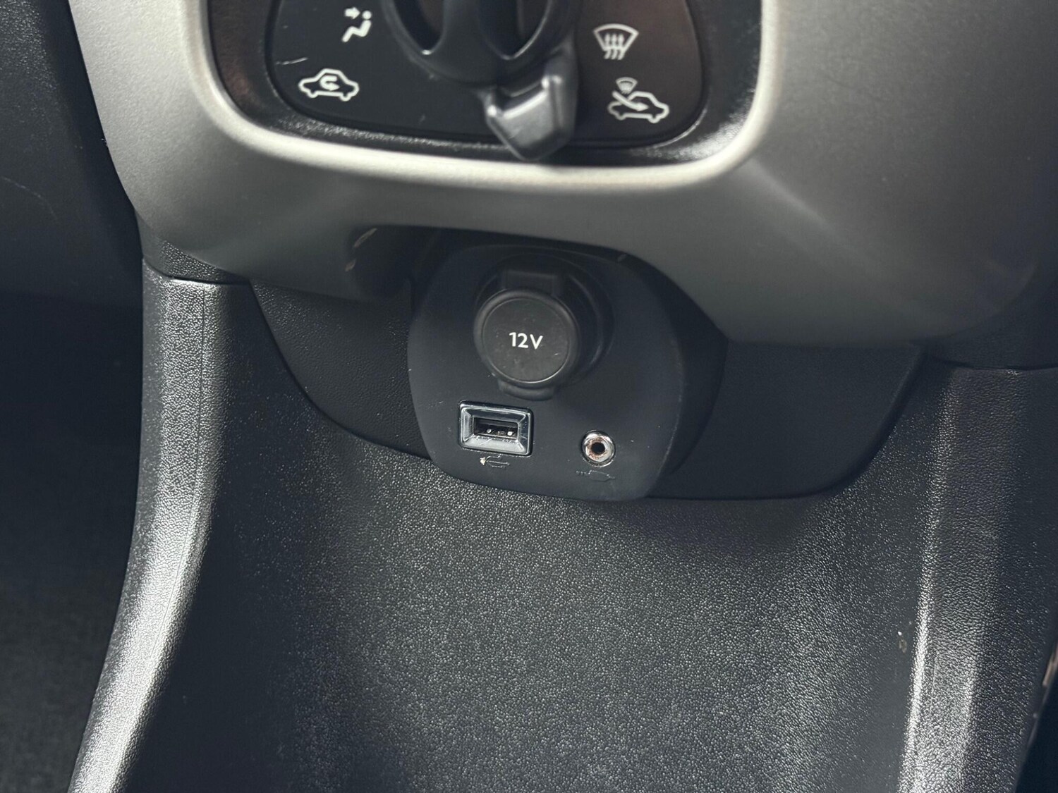 Used Peugeot 108 for sale - 77469197: Photo 23