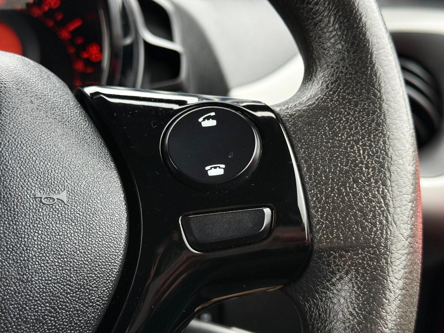 Used Peugeot 108 for sale - 77469197: Photo 25