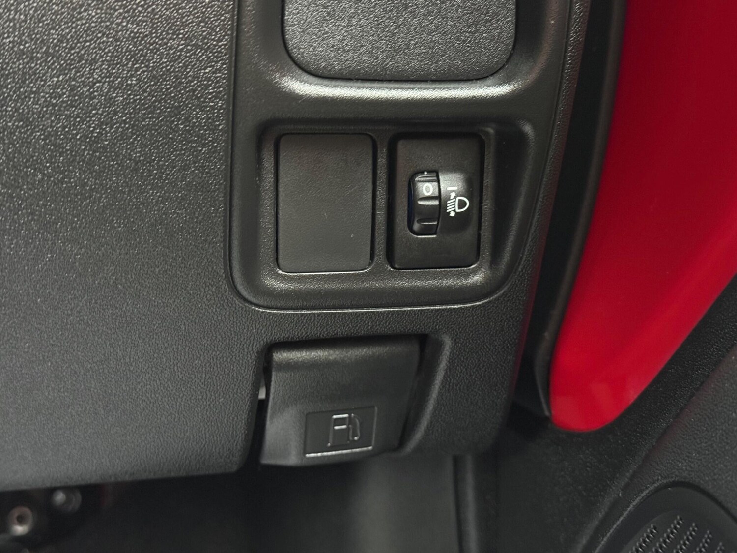 Used Peugeot 108 for sale - 77469197: Photo 30