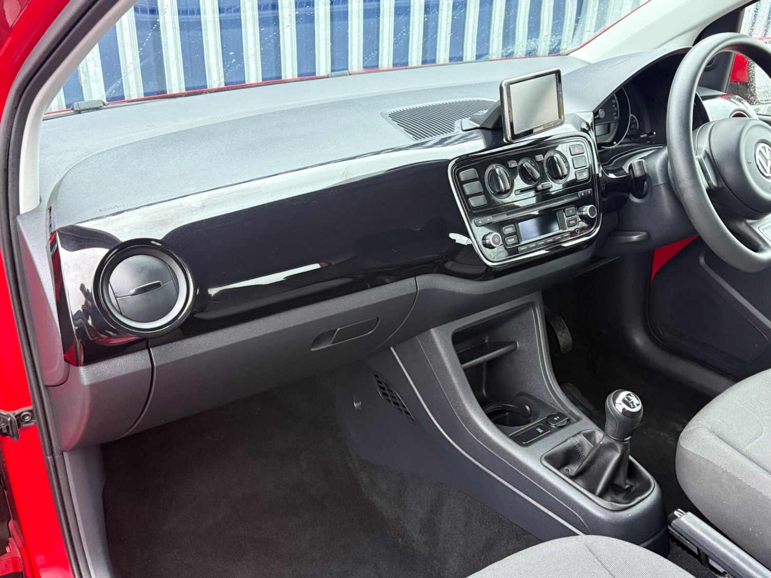 Used Volkswagen up! 2015 for sale - 77455065: Photo 41