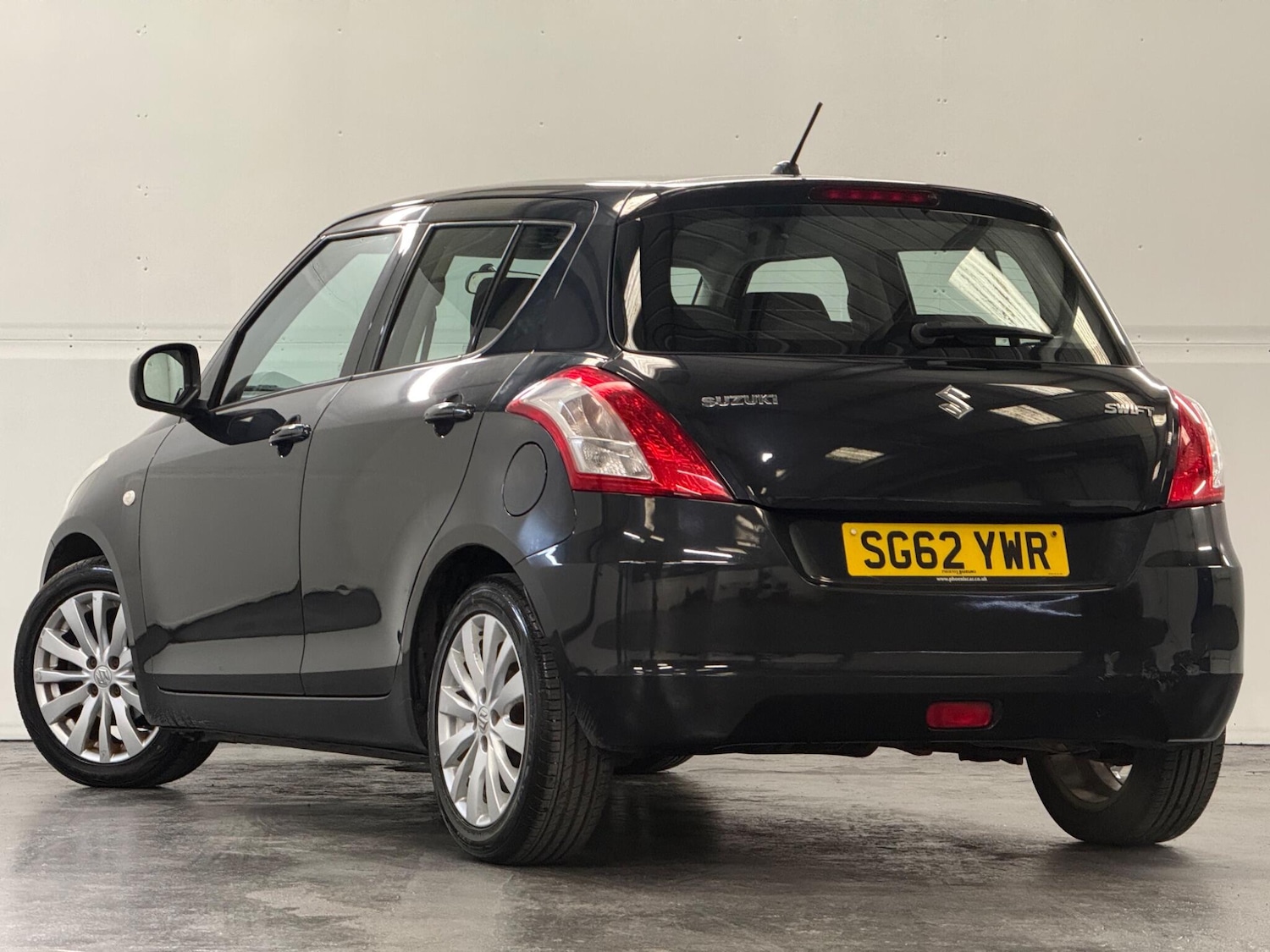 Used Suzuki Swift for sale - 78057550: Photo 2
