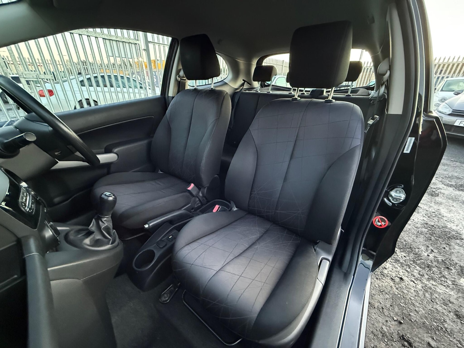 Used Mazda Mazda2 2013 for sale - 77021102: Photo 14