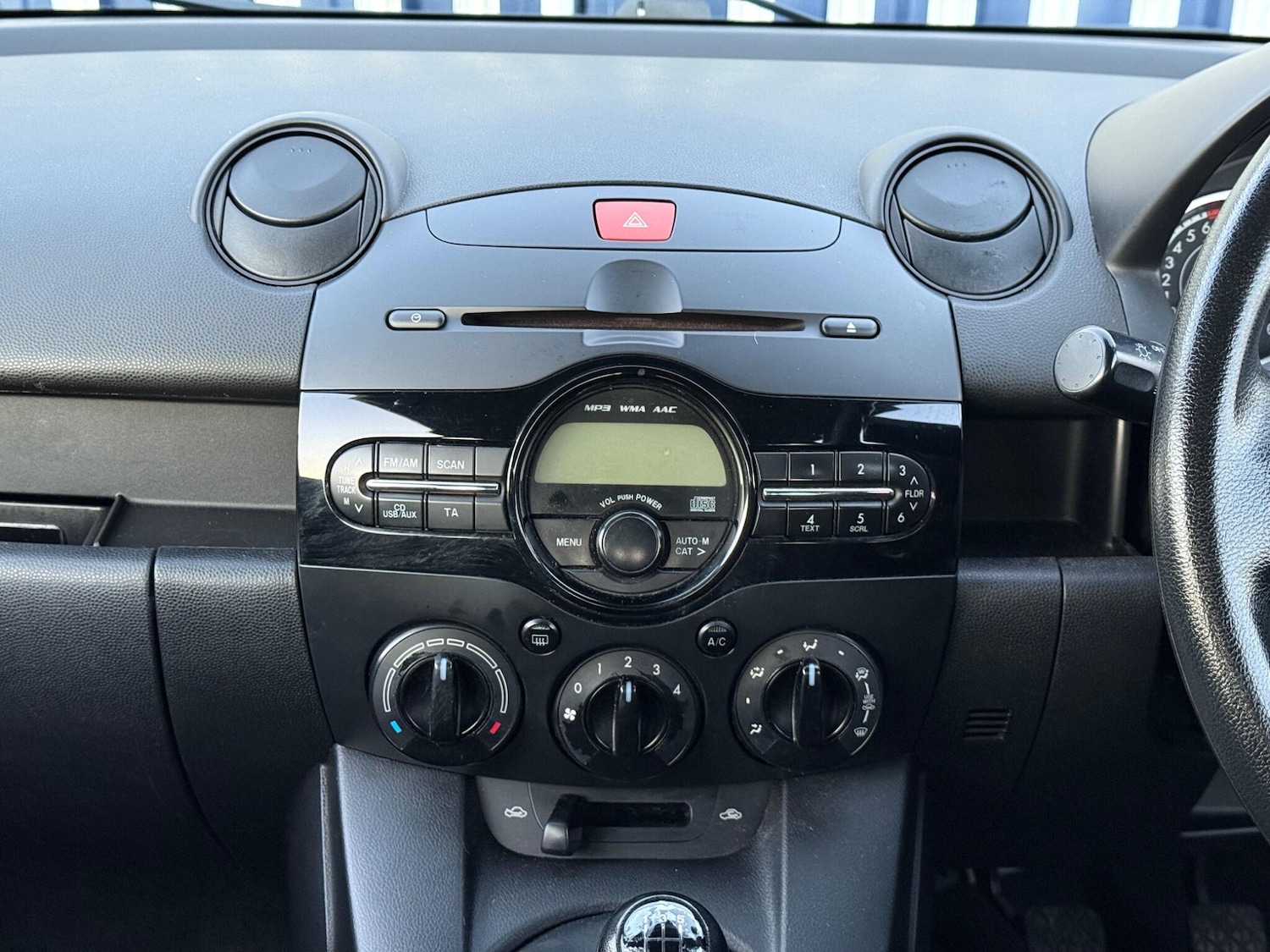 Used Mazda Mazda2 2013 for sale - 77021102: Photo 17