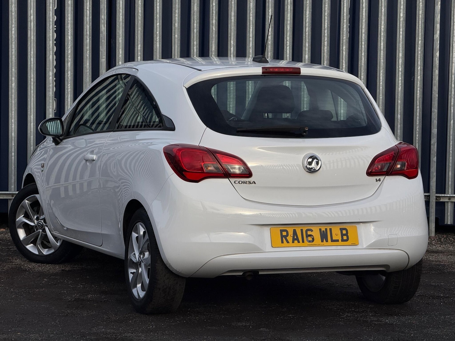 Used Vauxhall Corsa 2016 for sale - 76912916: Photo 2