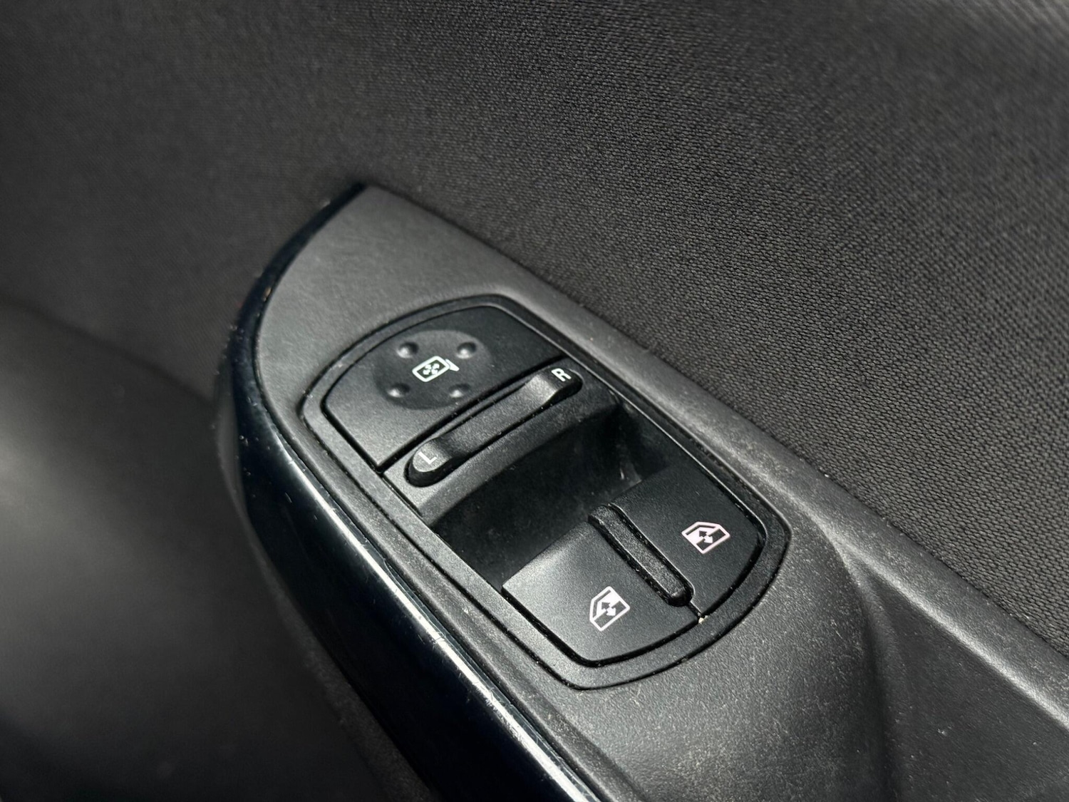 Used Vauxhall Corsa 2016 for sale - 76912916: Photo 28