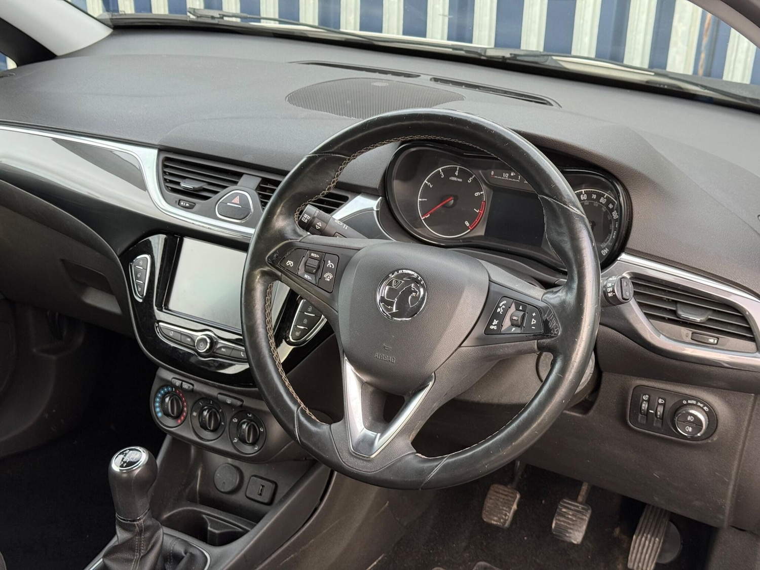 Used Vauxhall Corsa 2016 for sale - 76912916: Photo 3