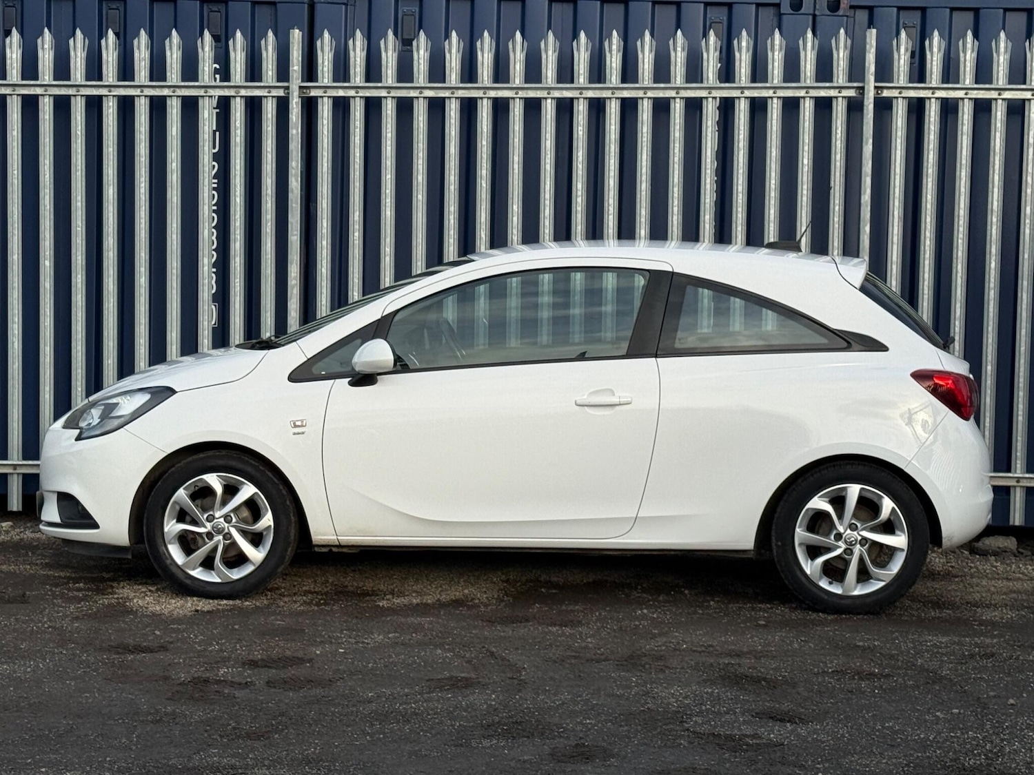 Used Vauxhall Corsa 2016 for sale - 76912916: Photo 9