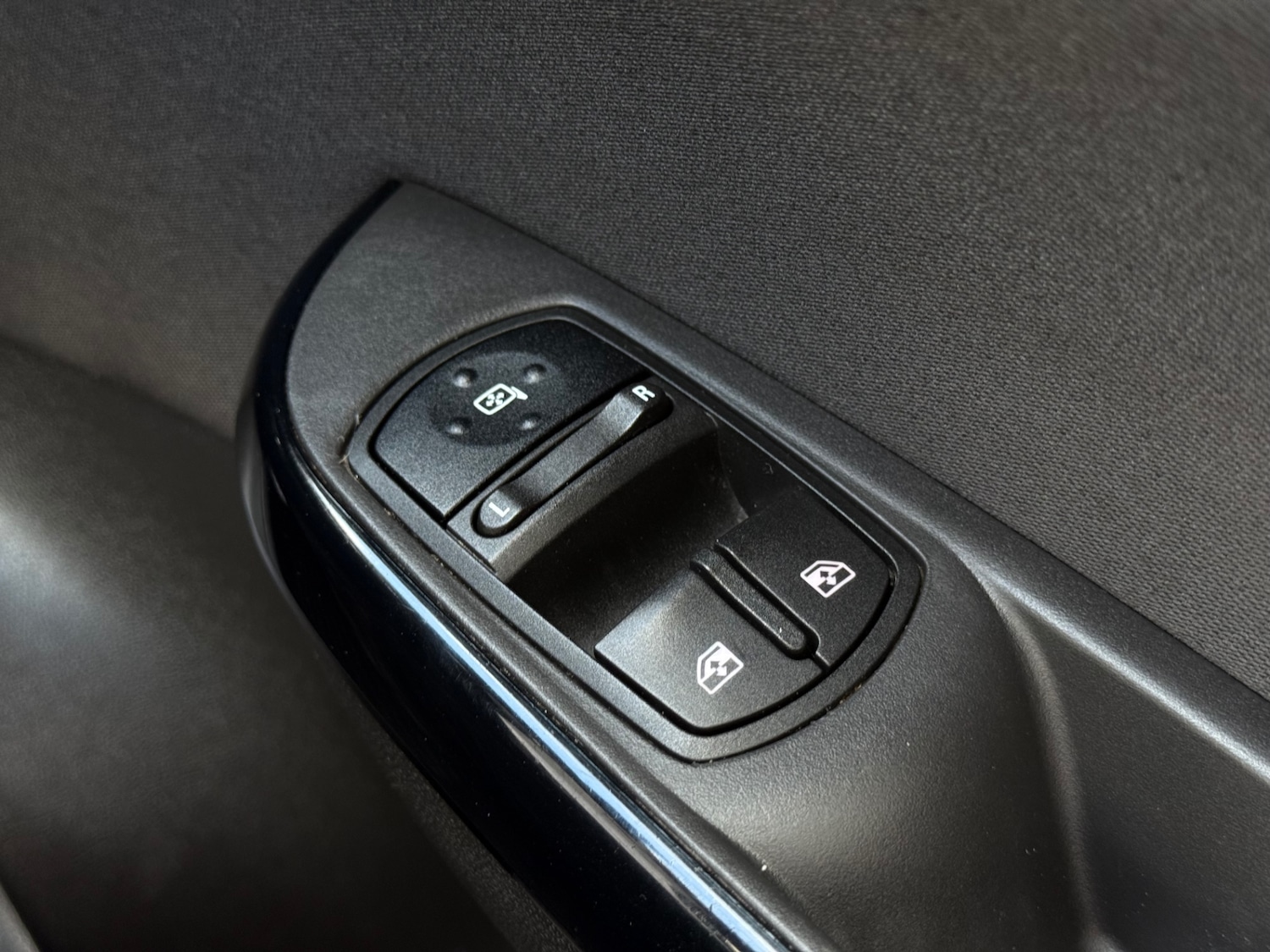 Used Vauxhall Corsa 2015 for sale - 75894649: Photo 28