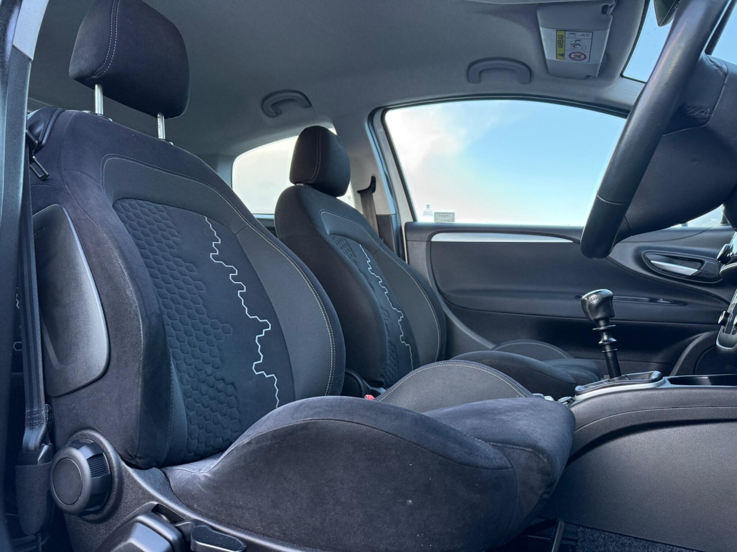 Used Fiat Punto 2016 for sale - 76681940: Photo 15