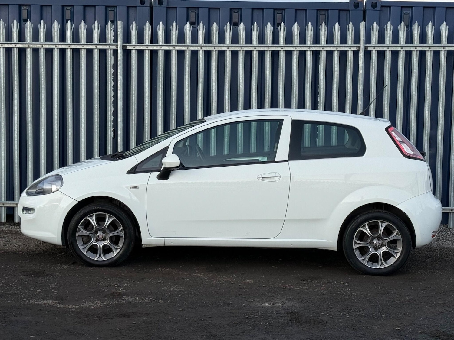 Used Fiat Punto 2016 for sale - 76681940: Photo 9