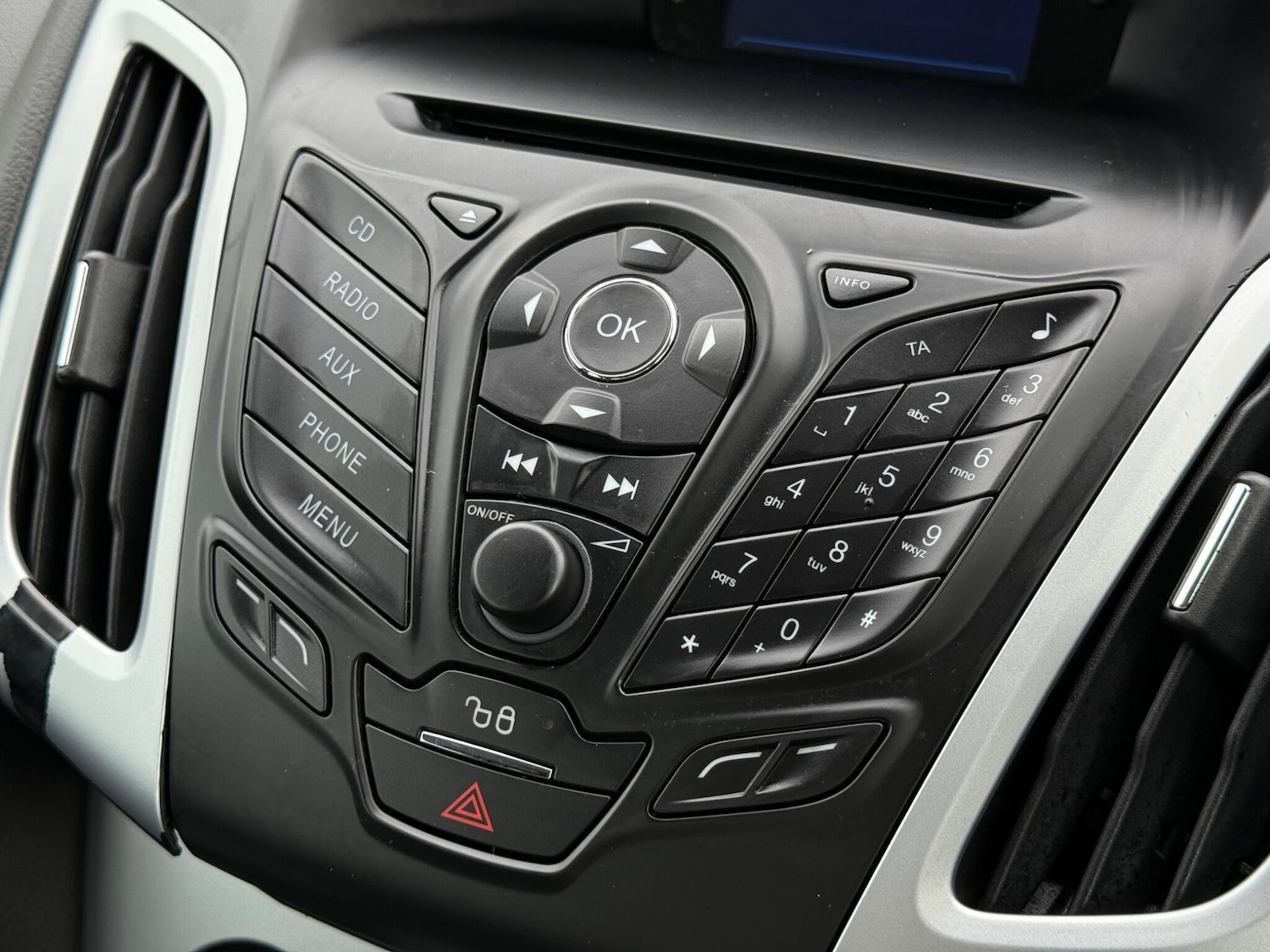 Used Ford Focus 2011 for sale - 76681955: Photo 21